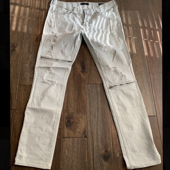 Bullhead Skinny Jeans. Zippers over knees. 32x32. - Picture 2 of 5